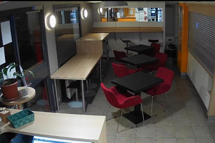 Enzo Hotel 1Er Prix Coudes Εξωτερικό φωτογραφία
